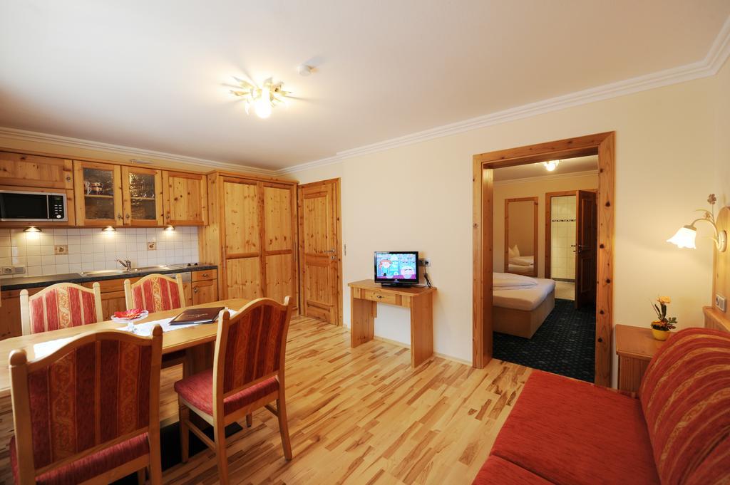Hotel Garni Landhaus Platzer Zell am Ziller Eksteriør bilde