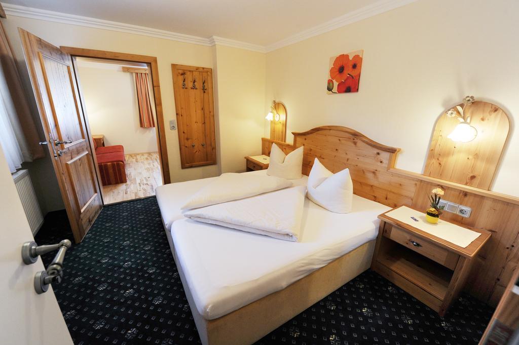 Hotel Garni Landhaus Platzer Zell am Ziller Eksteriør bilde